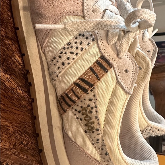 Gola Beige and Cream Women's Sneakers - Picture 5 of 6